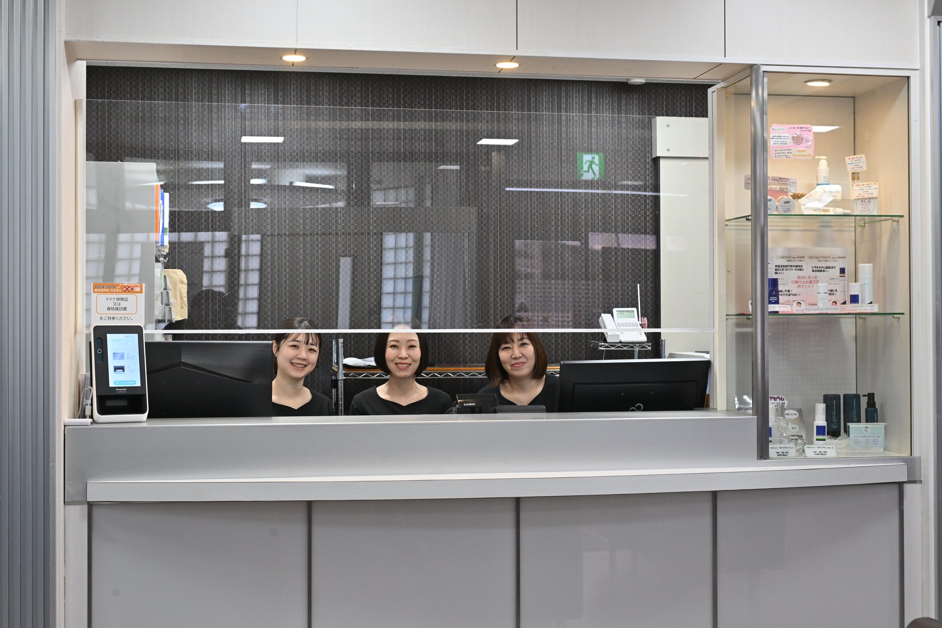 受付カウンター